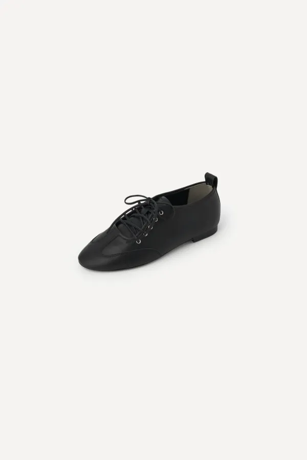 Tennis Lace-Up Derby