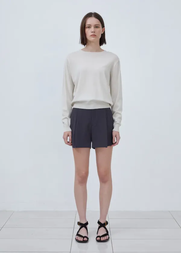 Modern one-tuck pants