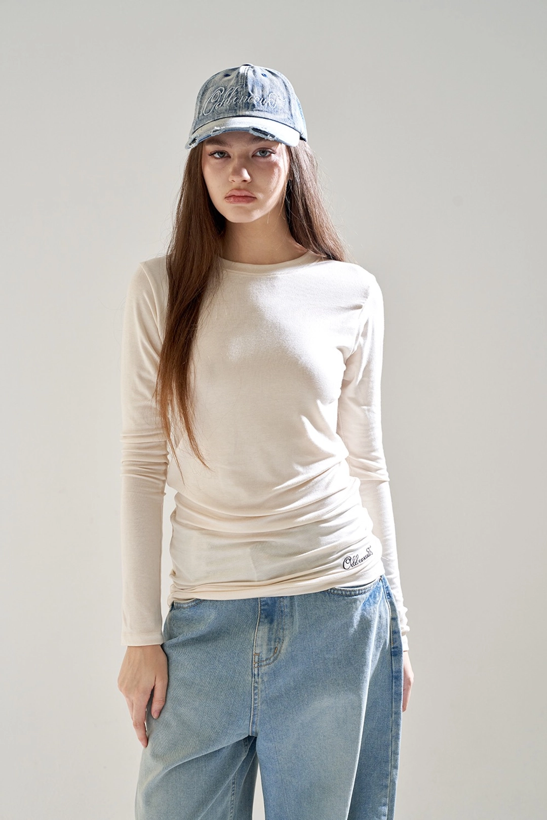오드원아웃 MONO ROUND NECK ONE-PIECE CREAM 상품 이미지 1