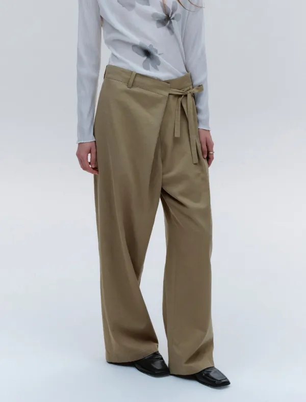 UNBALANCED WRAP COTTON TROUSERS [BEIGE]