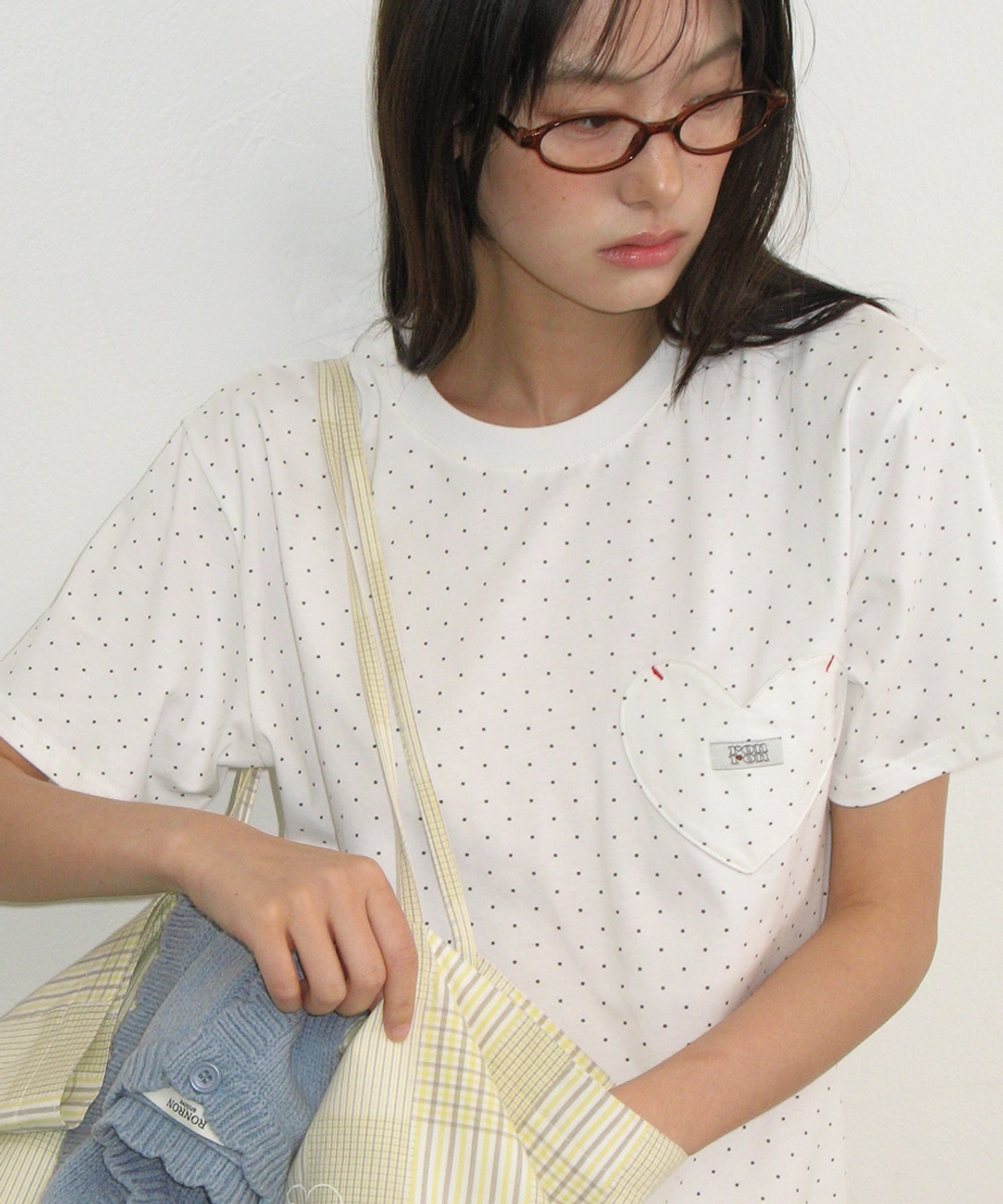 론론 HERAT POCKET BASIC FIT T SHIRT DOT WHITE 상품 이미지 1