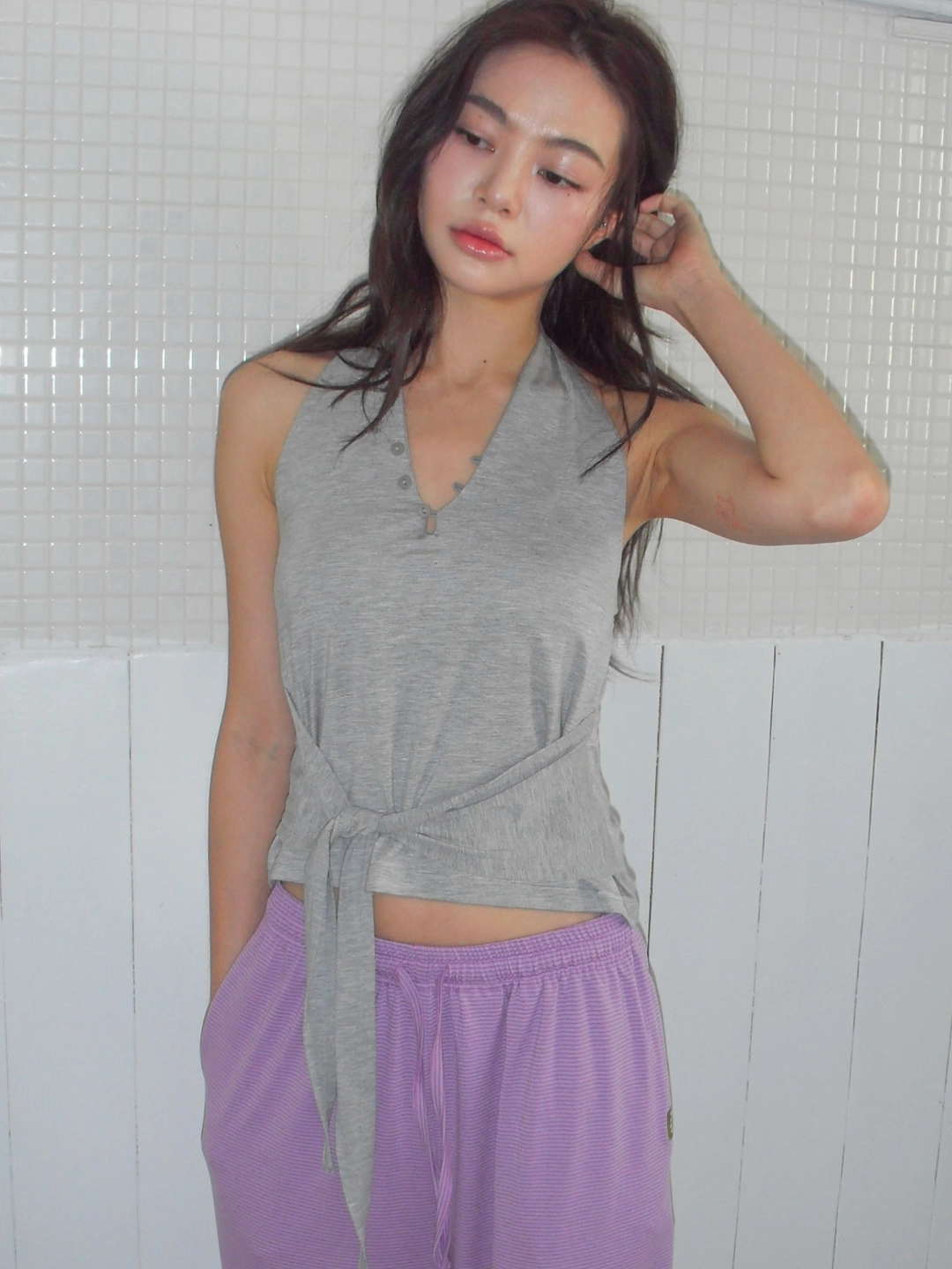 포에브 Knotted Halter-neck Sleeveless Top - Melange Grey 상품 이미지 1