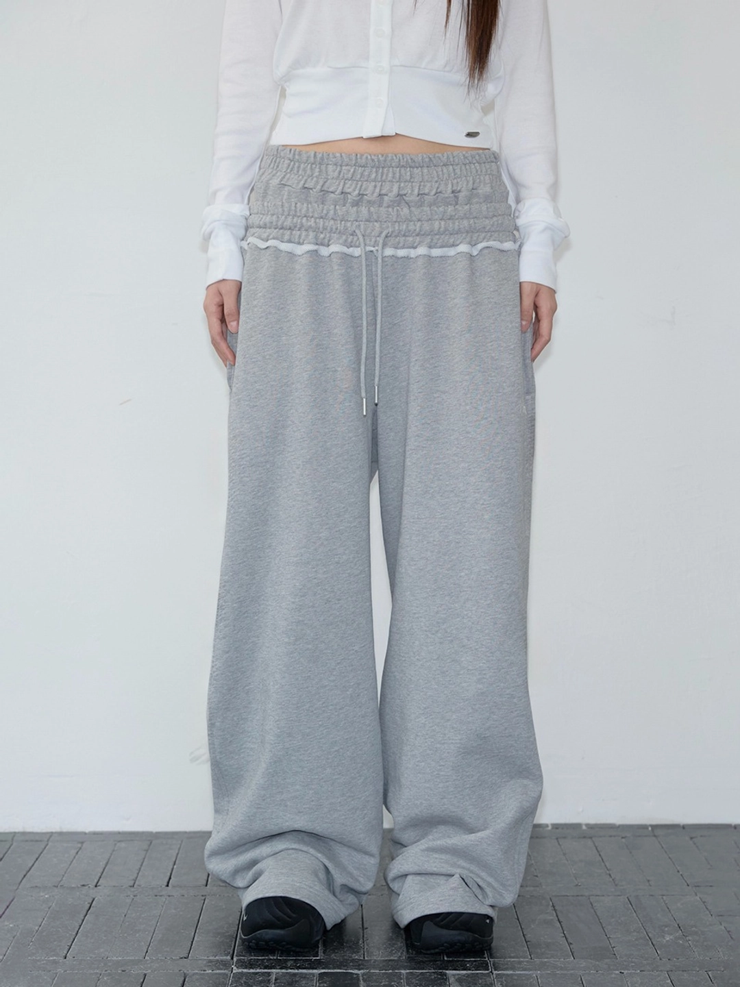 이네기 Double Waist Curved Sweat Pants (grey) 상품 이미지 1