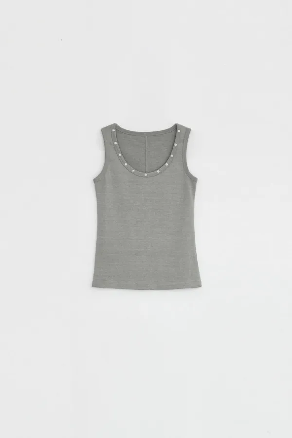 [6/10 순차출고] STUDDED SLEEVELESS TOP