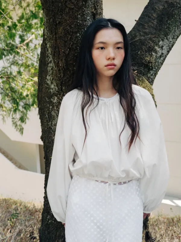 Drawstring shirring blouse (white / black)
