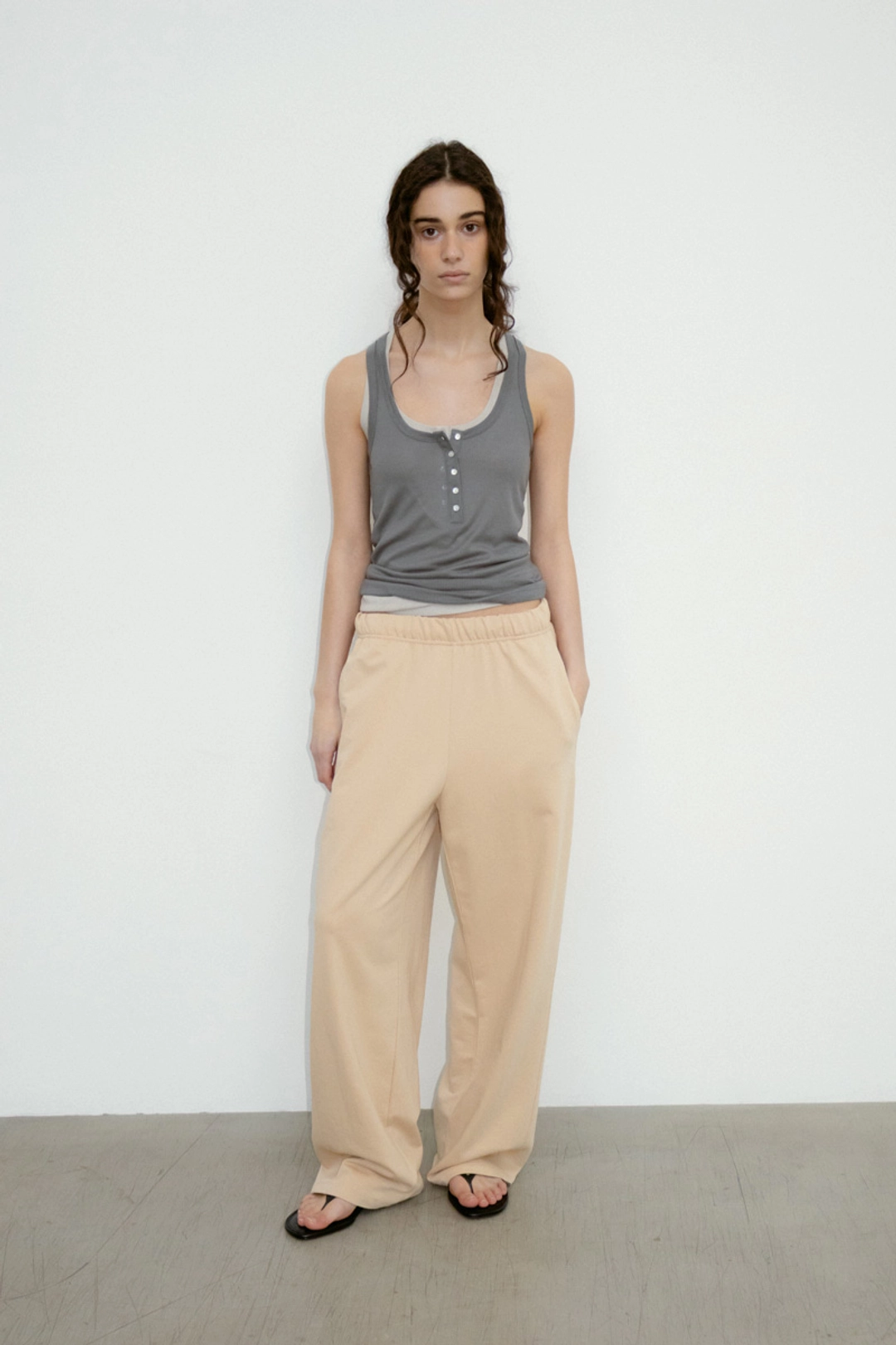리포스 HENLEY RIBBED TANK TOP (CHARCOAL) 상품 이미지 2