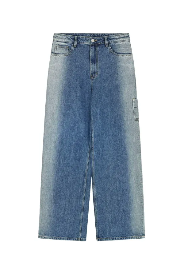 BLUE FADED JEANS