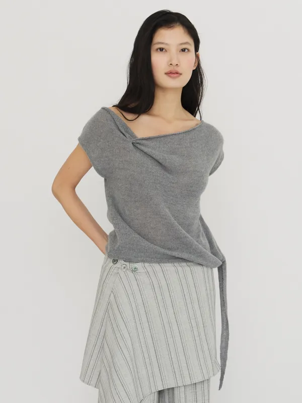 Off-Shoulder Strap Vest_(Gray)