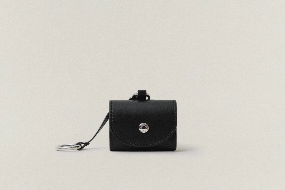 투티에 POCHE AIRPODS PRO BLACK 상품 이미지 1