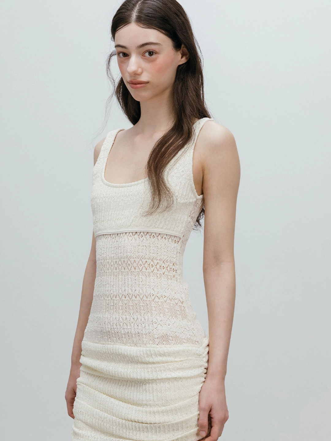 모이페어 CROCHET SHIRRING MINI DRESS / IVORY 상품 이미지 3