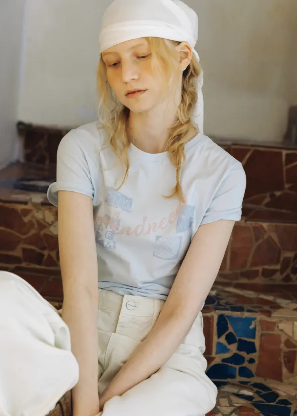Shell crop tee (light blue)