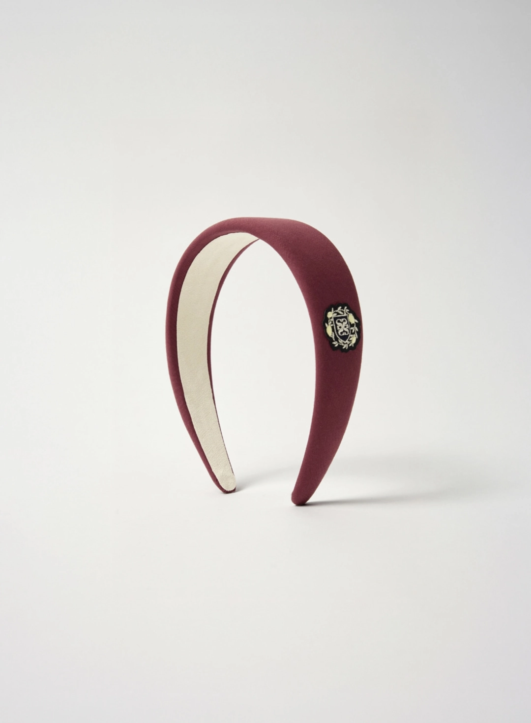 세터 [신예은 Pick] (W) Crest Logo Hairband - Burgundy 상품 이미지 1