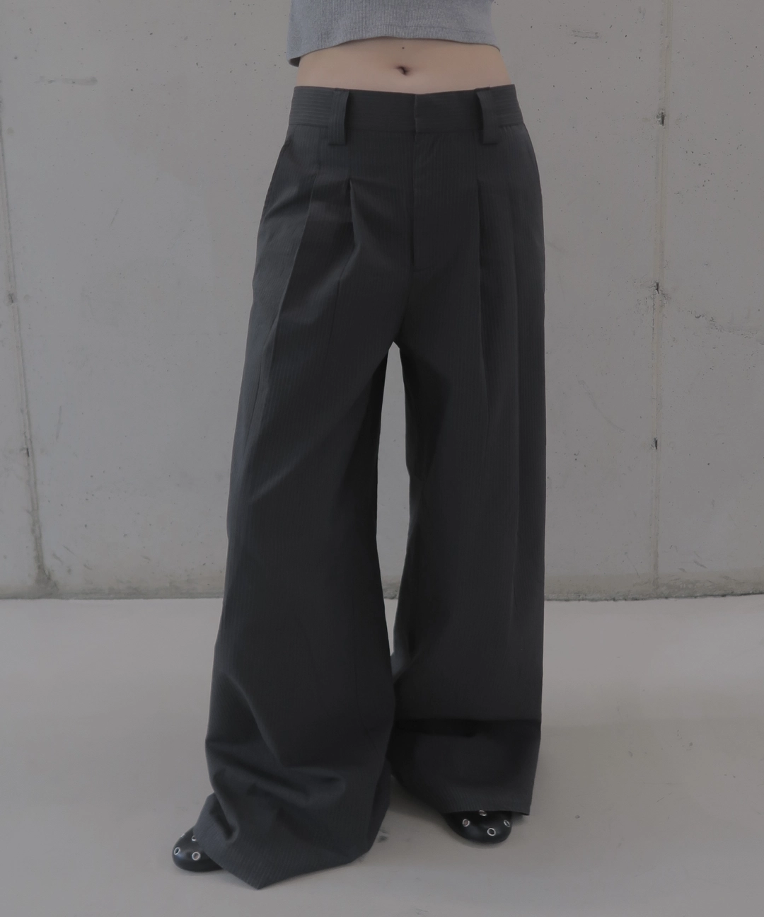 오데스 OVERSIZED VTG STRIPE TROUSERS - CHARCOAL 상품 이미지 2