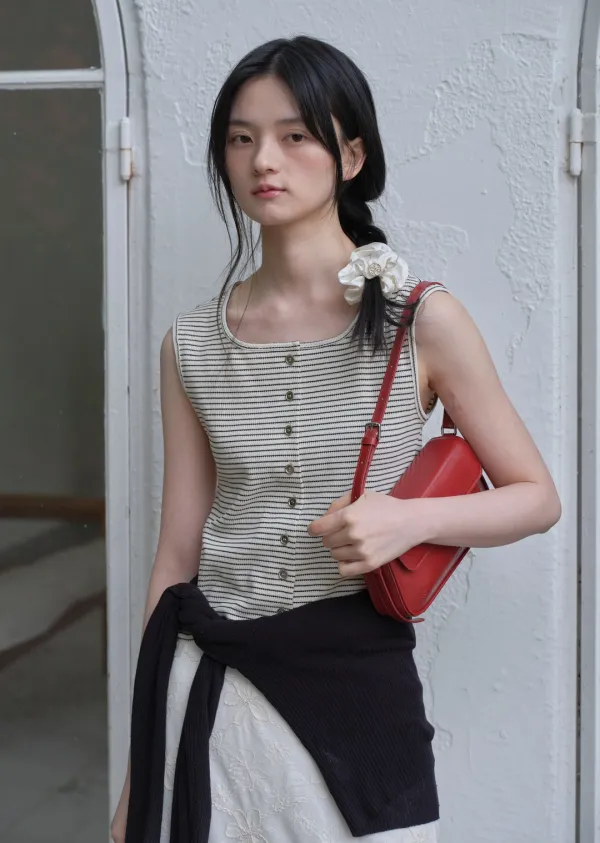 BUTTON RIBBED SLEEVELESS (ivory stripe)