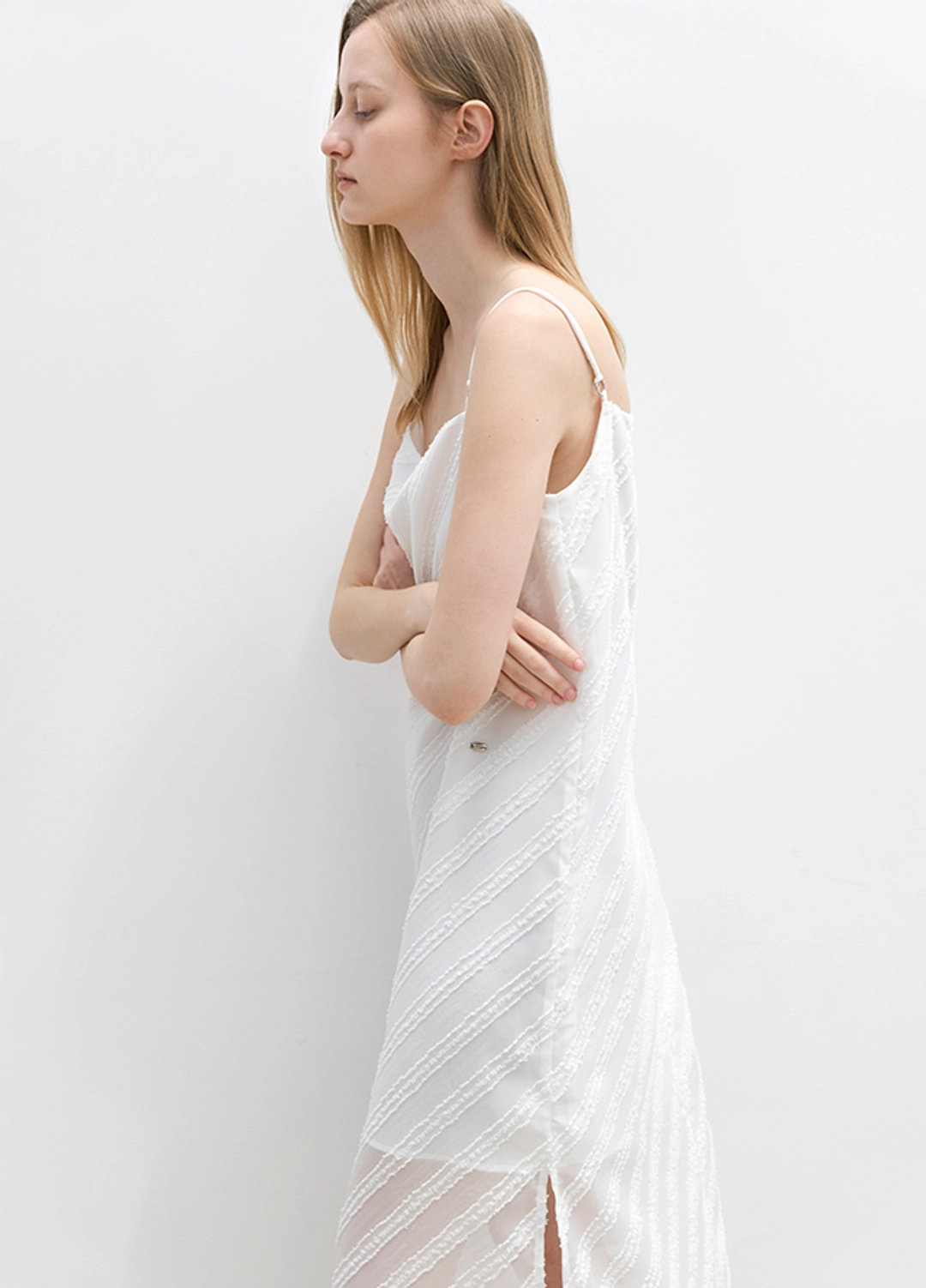 아뜰리에 나인 (OP-6329)FEATHER STRIPE JACQUARD DRESS 상품 이미지 1
