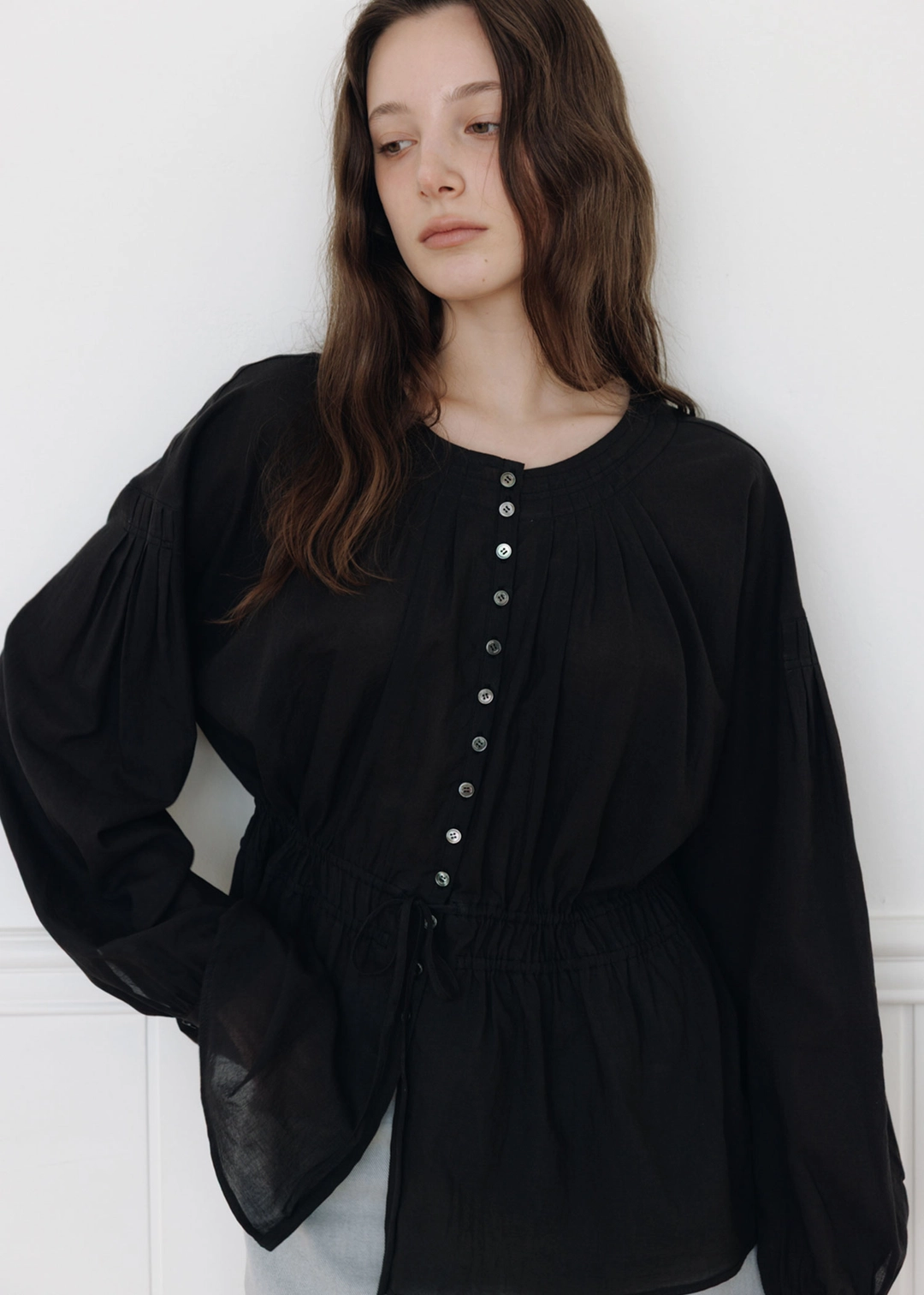 더라이 Tuck Shirring Blouse(Black) 상품 이미지 2