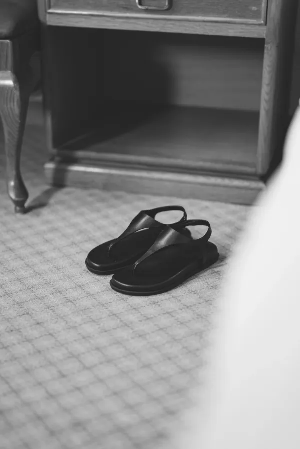17802_Norma Padded Leather Sandals