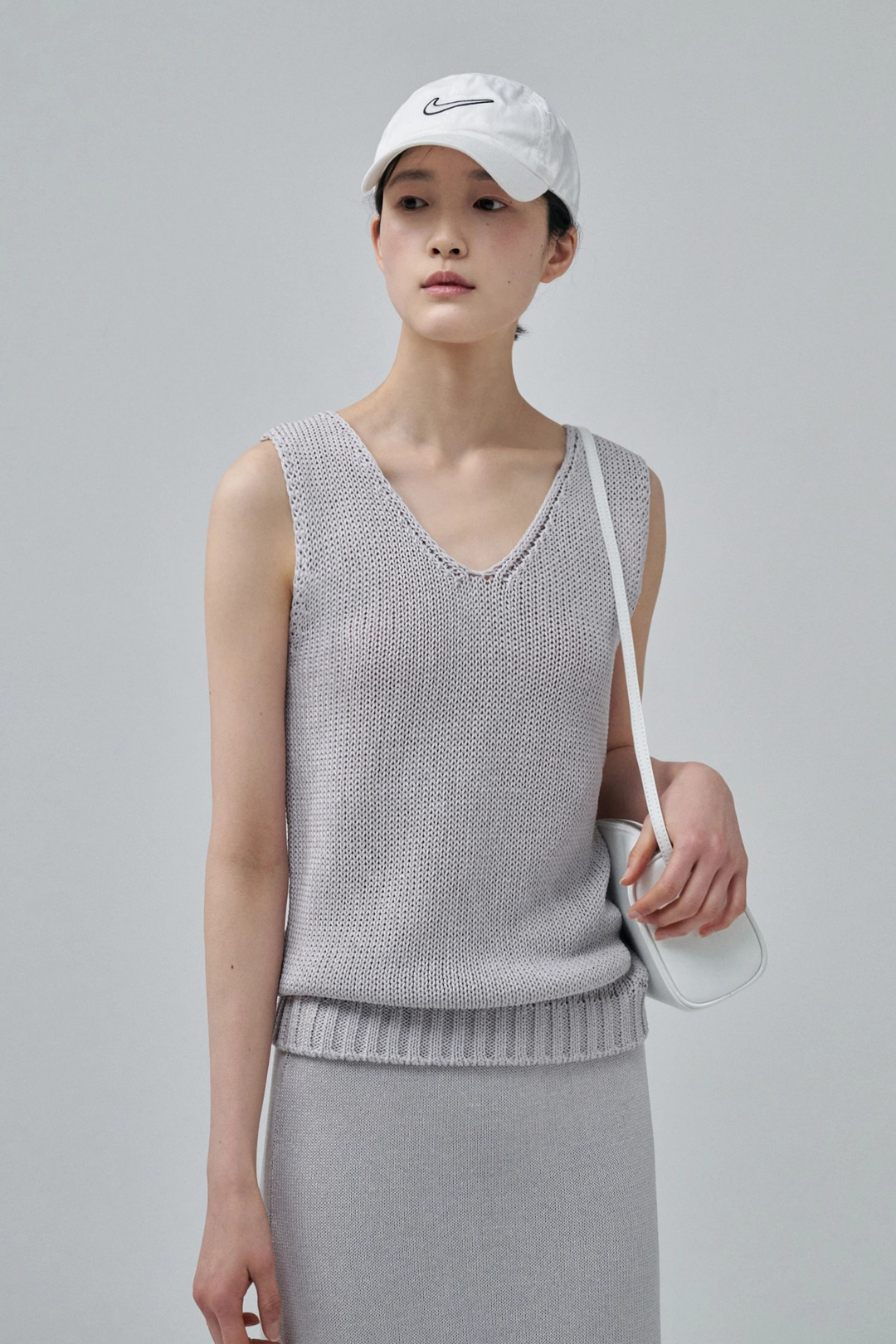 세이지먼트 MORIN V-NECK SLEEVELESS KNIT_GRAY 상품 이미지 2