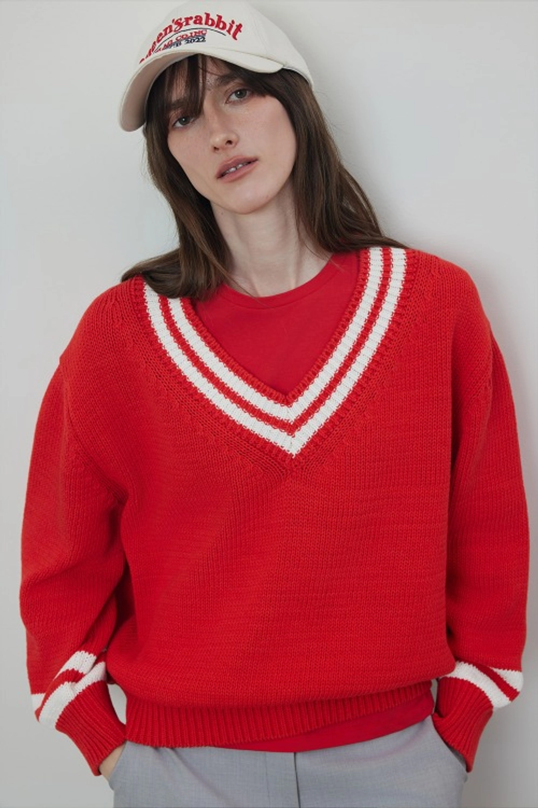 퀸스래빗 Two Line Accentuated Loose Fit V-neck Cotton Knit 상품 이미지 1