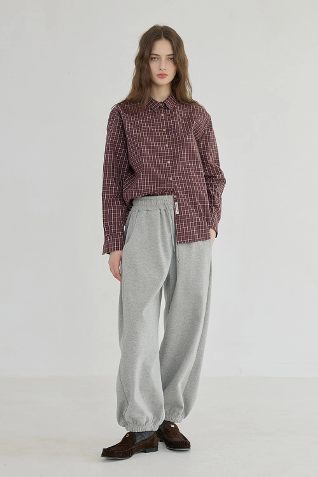 퀸스래빗 Volume Silhouette Tuck Jogger Pants 상품 이미지 2
