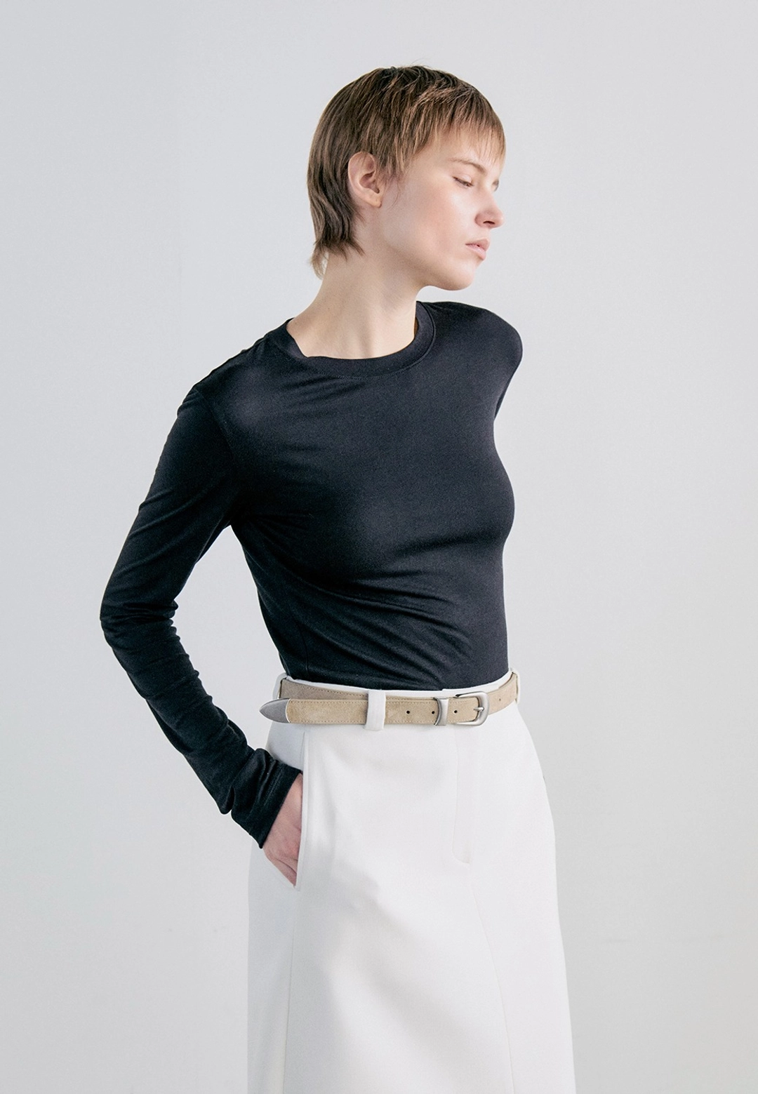 노티아 WOOL TENCEL ROUND T-SHIRT - BLACK 상품 이미지 1