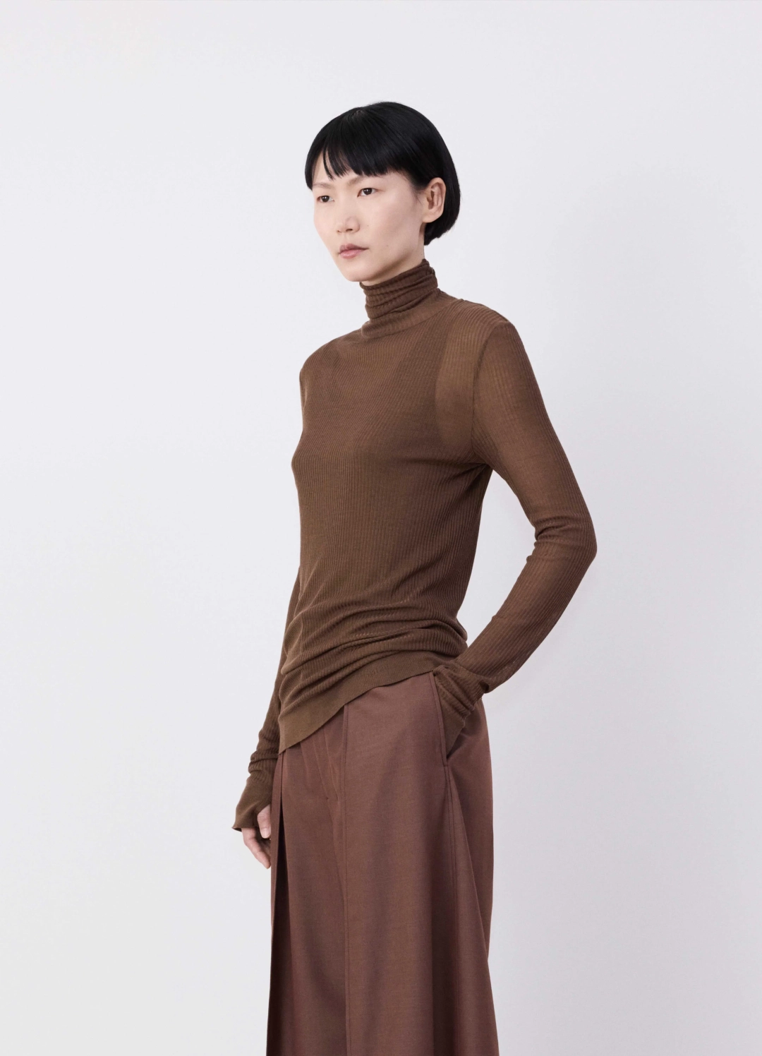 르메르 SEAMLESS HIGH NECK TOP 상품 이미지 1