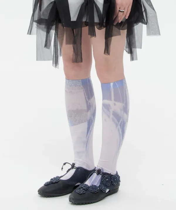 Captured Knee Socks [White]