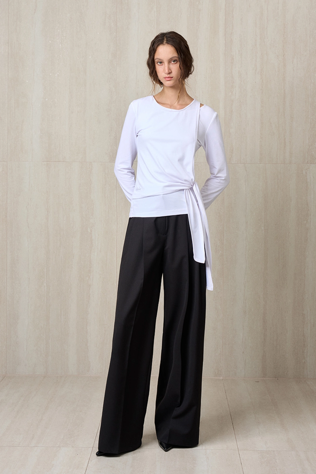 리이 PLEATED WIDE TROUSERS BLACK 상품 이미지 3