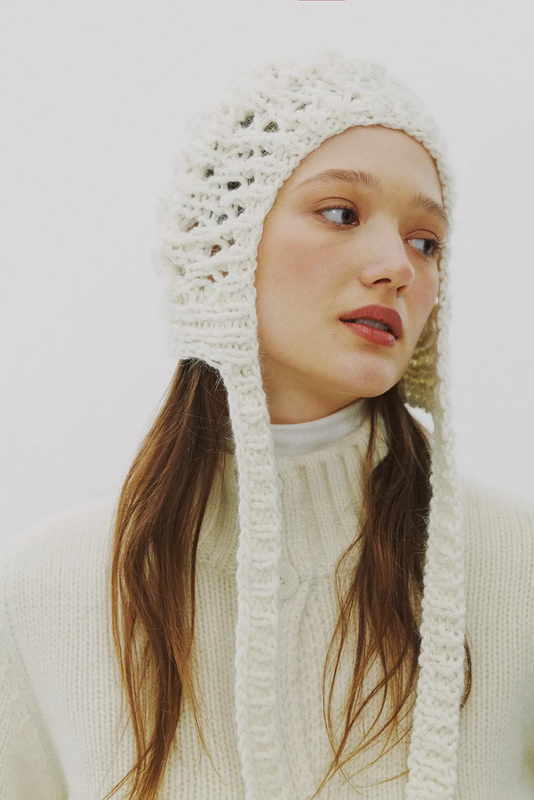 엘오61 [EXCLUSIVE] Hand Knitted Bonnet in Ivory 상품 이미지 1