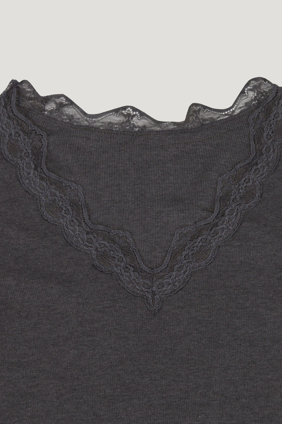 리브어리 Silky Lace Slim Tee (charcoal) 상품 이미지 2