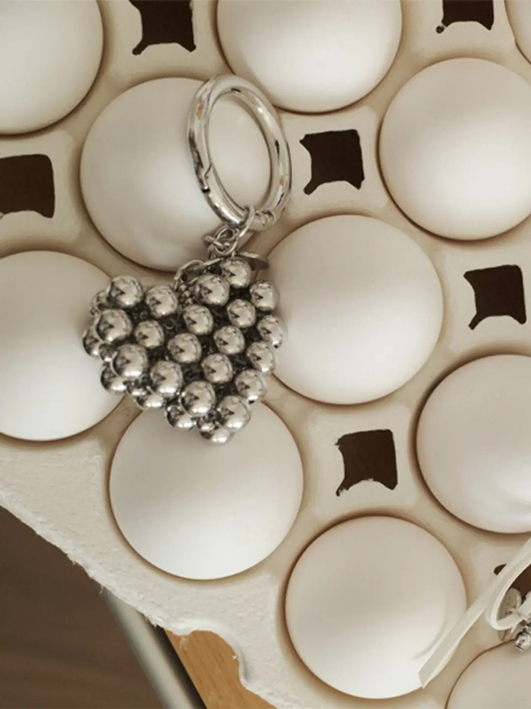 오브히 하트 비즈 볼 키링 Heart Beads Ball Keyring_Silver 상품 이미지 3
