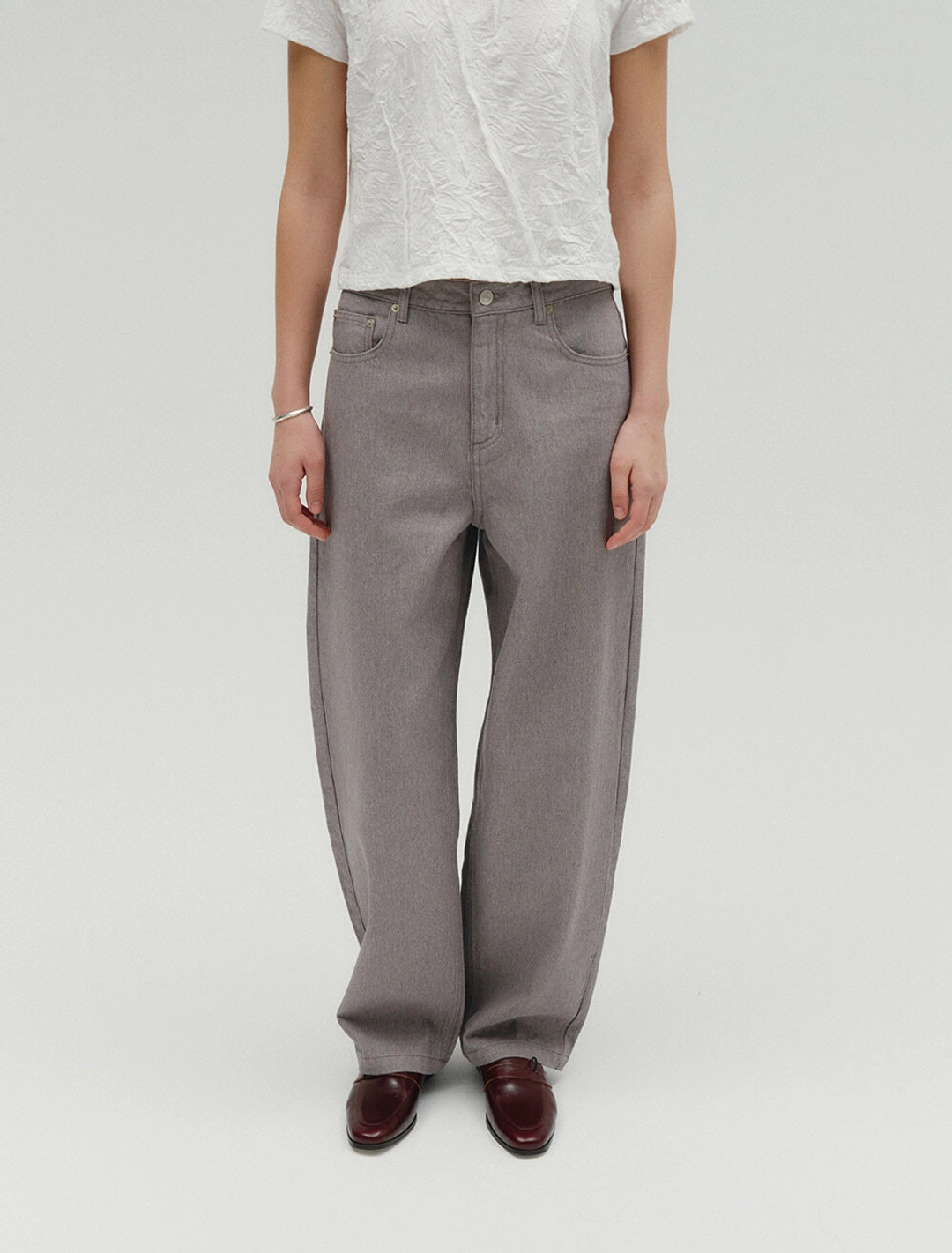 솔티페블 CURVED SILHOUETTE COLOR DYEING JEAN [GREY] 상품 이미지 2