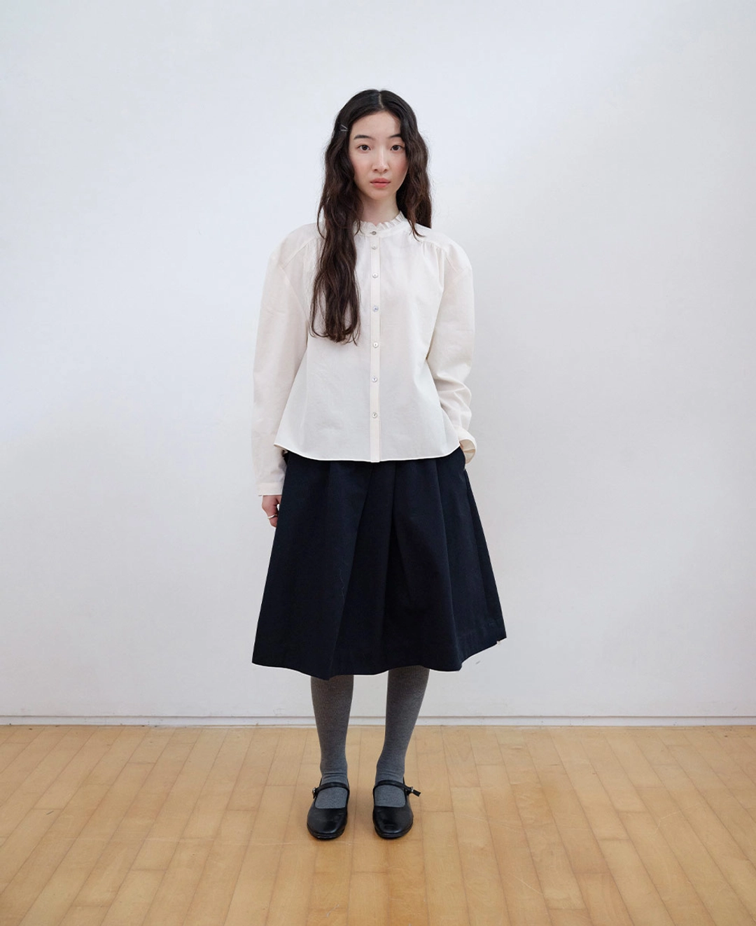 스텝어라운드 Cotton Tuck Pleated Banding Mid Skirt_NAVY 상품 이미지 1
