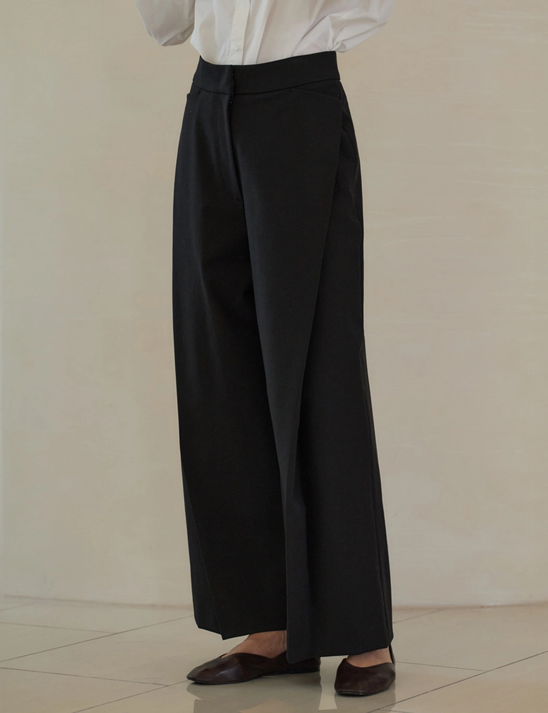 노미나떼 Sculpted Pleats Pants (Black) 상품 이미지 2