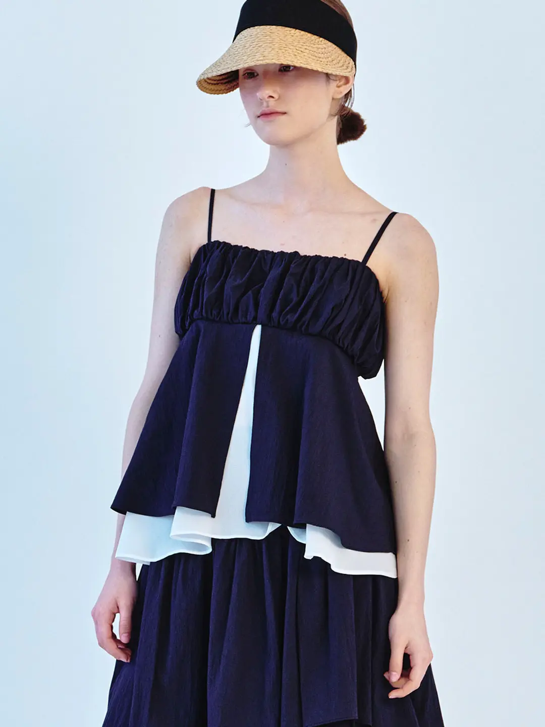 쏘이르 LAYERED SHIRRING BLOUSE - NAVY 상품 이미지 1
