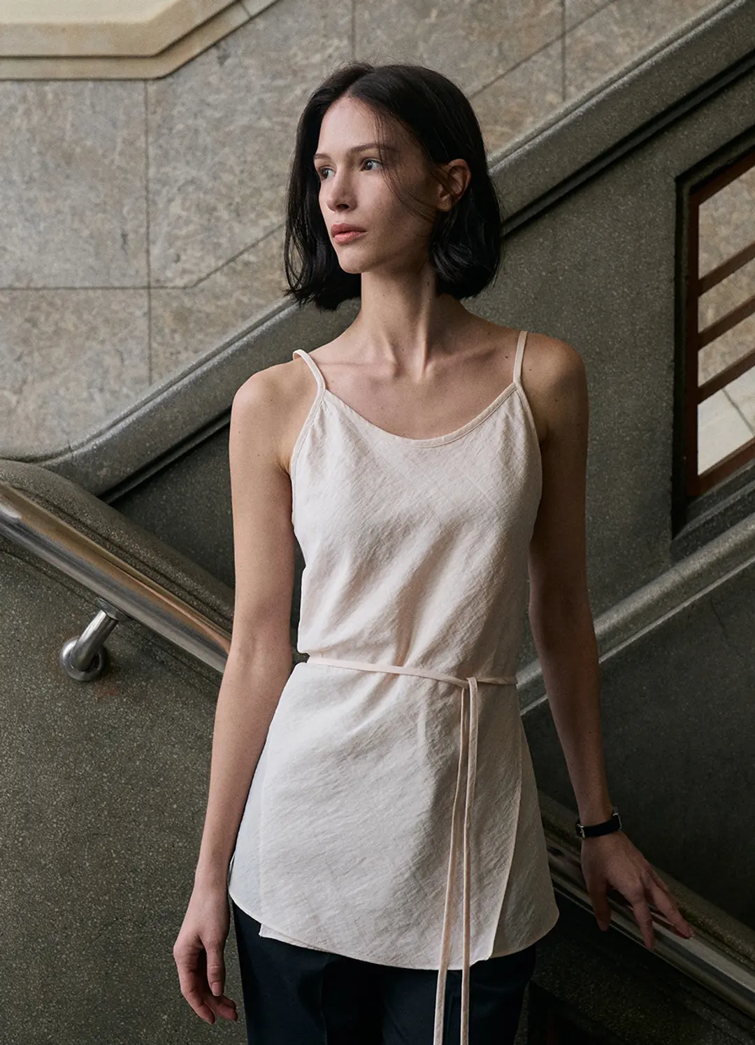 안젤로비안코 Nache Slit Sleeveless Top 상품 이미지 2
