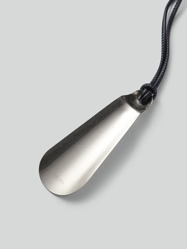 SHOEHORN NECKLACE (BLACK)