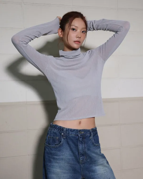 mock neck t-shirt