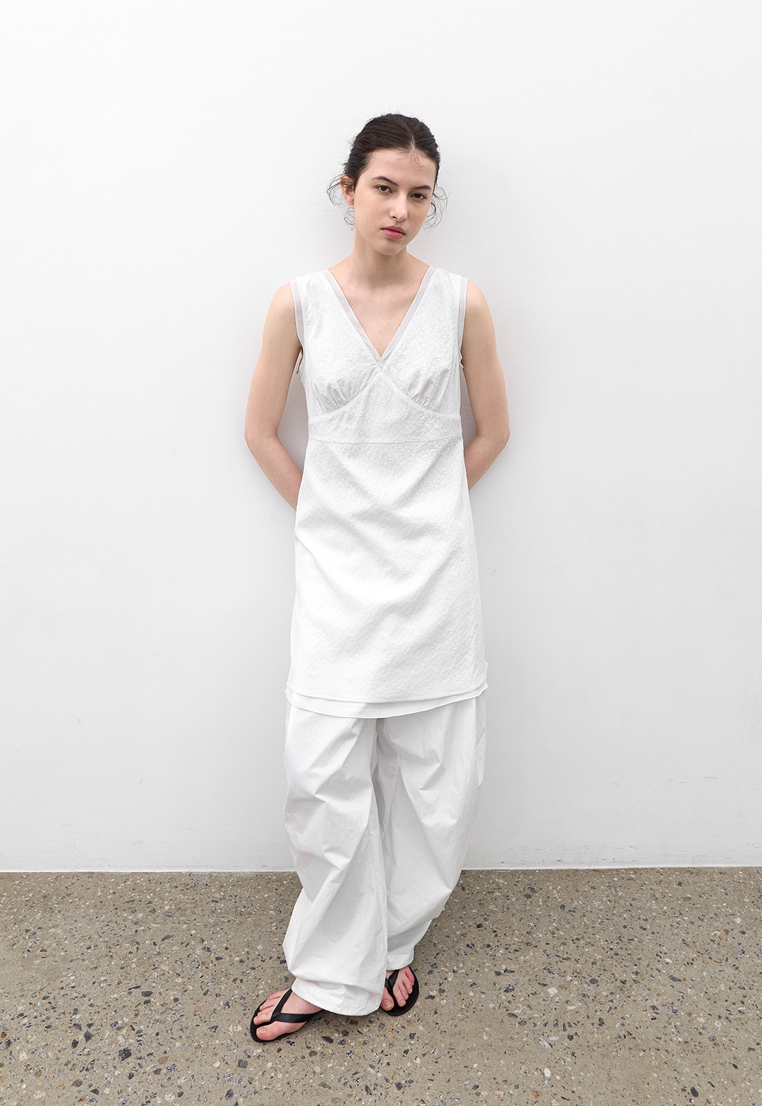 아뜰리에 나인 (OP-6332)V-NECK PALE PETAL DRESS 상품 이미지 1
