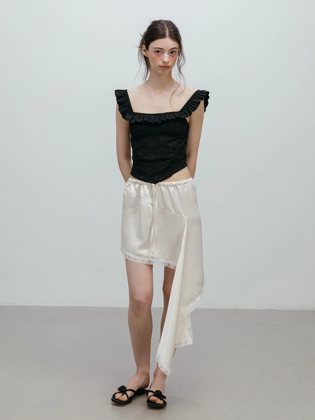 모이페어 SATIN LACE UNBALANCED SKIRT / IVORY 상품 이미지 2