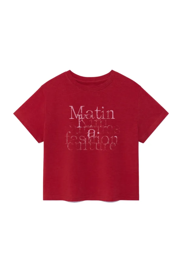 DUSTY TYPO GRAPHIC CROP TOP IN RED