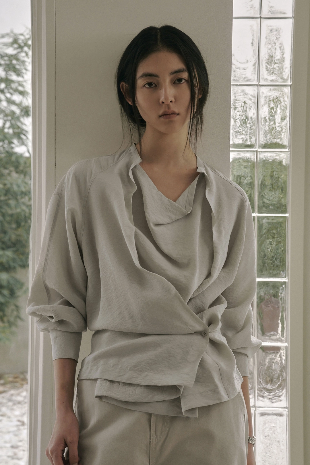 세이지먼트 SHINNA DRAPED BLOUSE_WHITE ONYX 상품 이미지 2