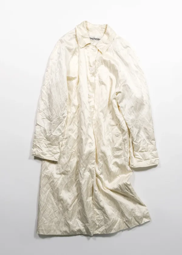 SATIN CRINKLED CLASSIC RAGLAN LONG COAT - CREAM