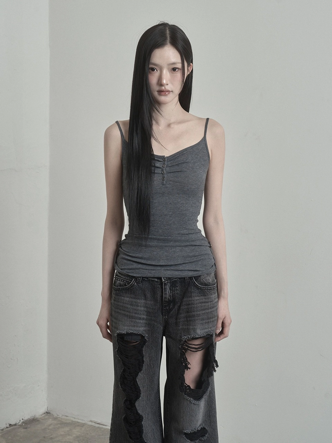 이네기 [2nd Reorder] Silvery Button Sleeveless (charcoal) 상품 이미지 2