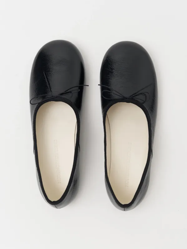 (EXCLUSIVE) PATENT BALLERINA FLAT IN BLACK