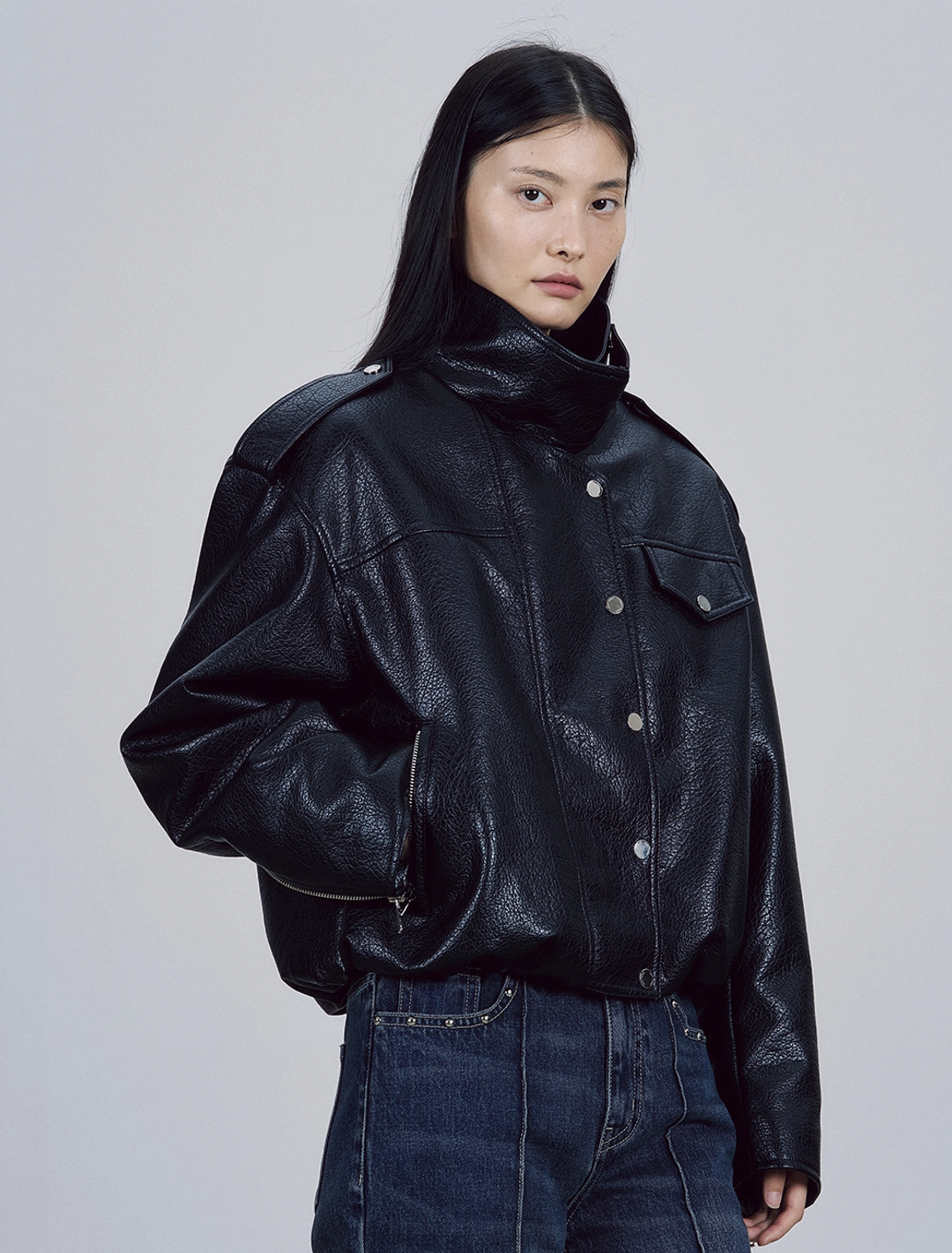 솔티페블 HIGH NECK FAUX LEATHER JACKET [BLACK] 상품 이미지 2