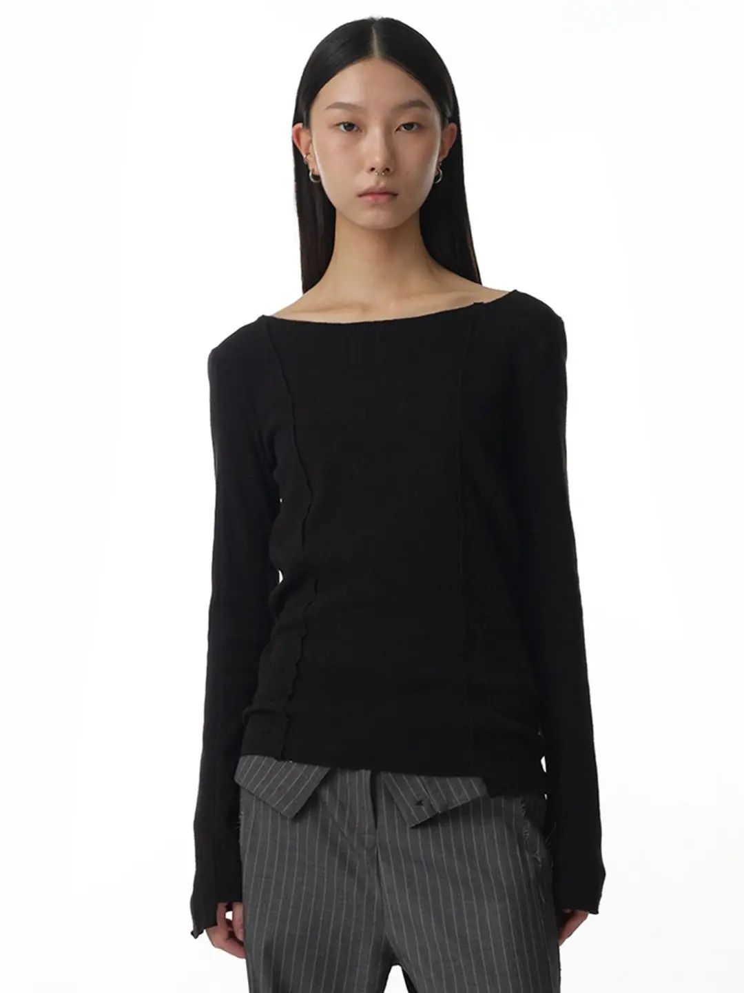 밀로 우먼 Cut Off Incision T-Shirt [Black] 상품 이미지 1