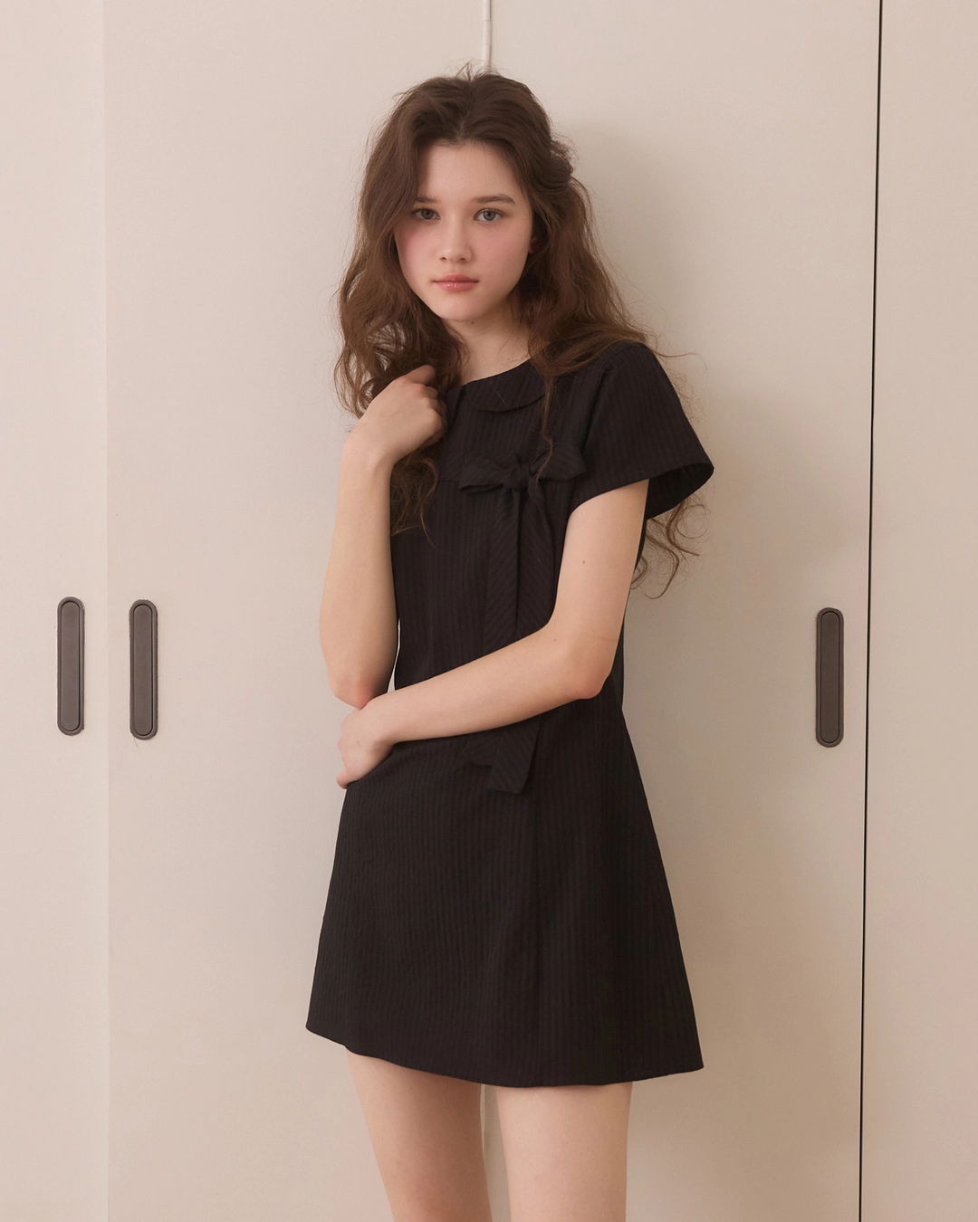 어다울 Oblique ribbon mini dress - black 상품 이미지 3