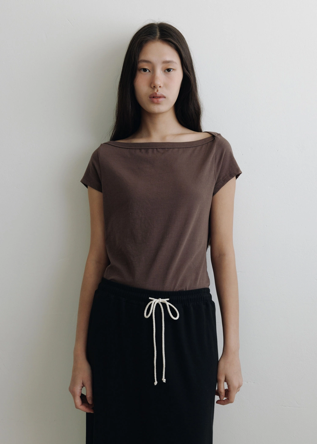 더라이 Boat-Neck Shoulder T-shirt(Brown) 상품 이미지 2