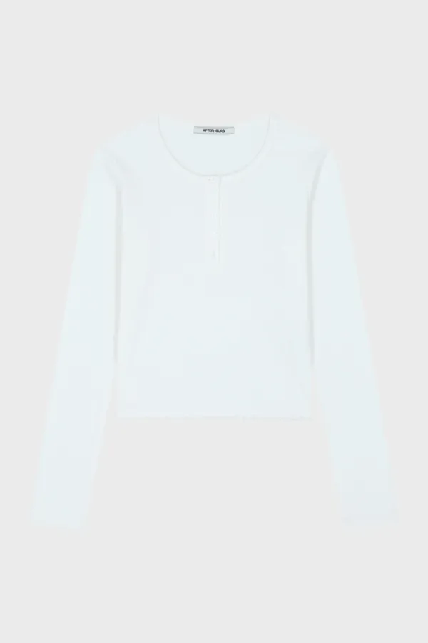 HENLEY NECK LACE HEM T-SHIRT (WHITE)